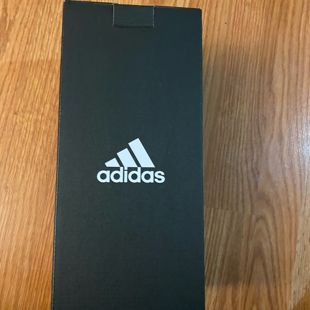 Authentic Adidas slide - Picture 3 of 5